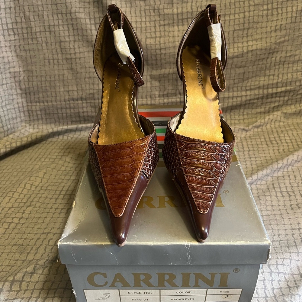 Carrini Women's Brown Snake-Embossed Heels | NWOT